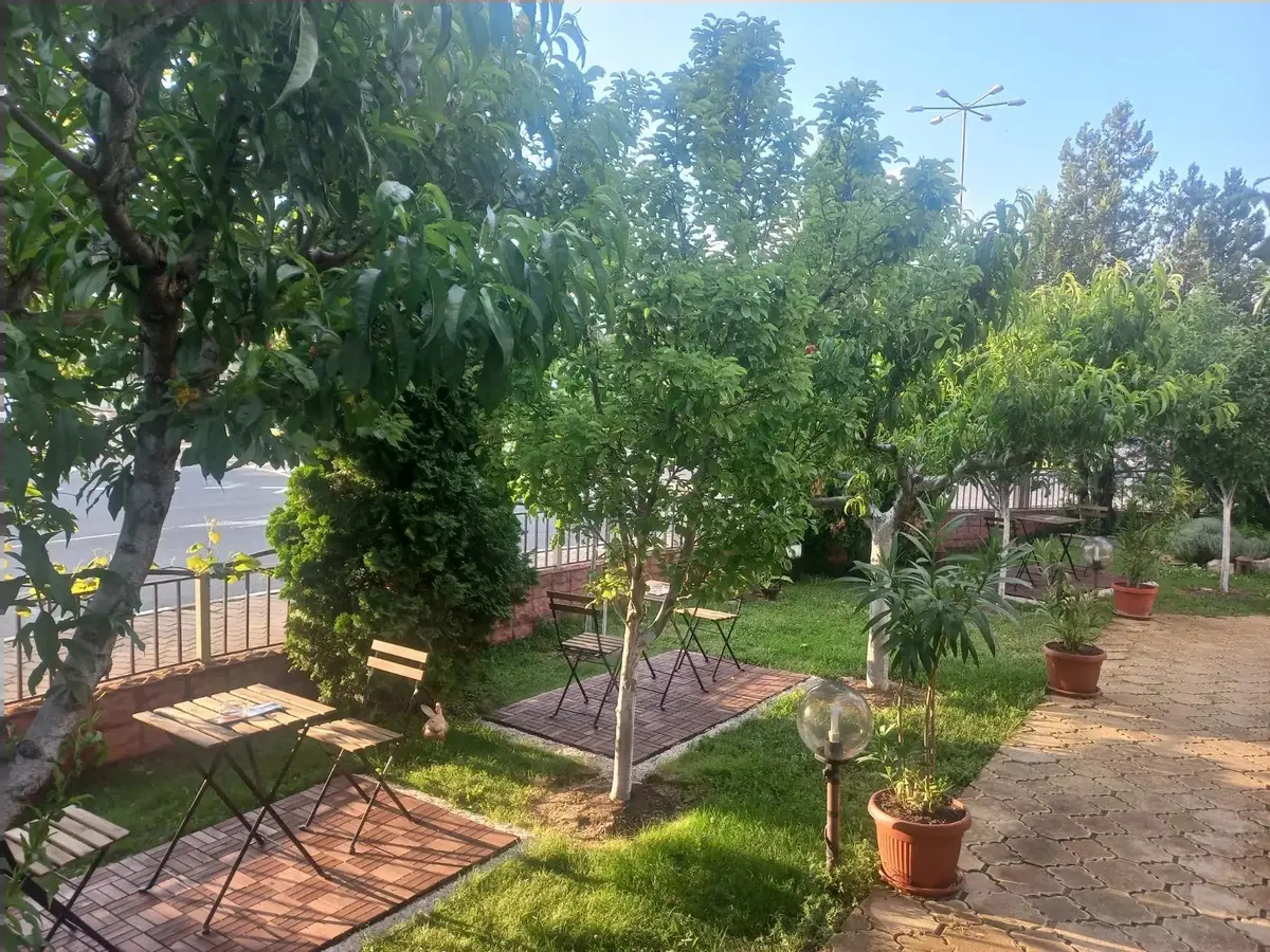 garden image